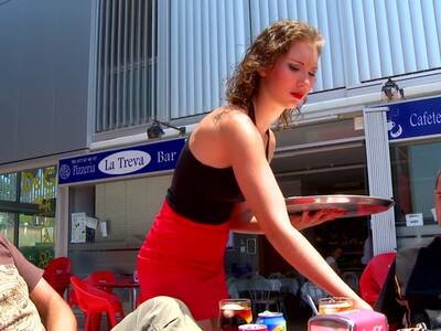 Cristal Cherry reitet Kevin White wild beim Outdoor Ficken hinterm Haus