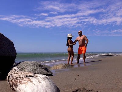 Deutscher Strandsex Porno mit Barbara Mont und Jean Pallett